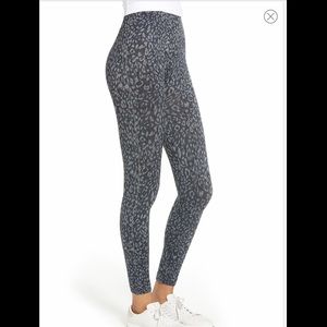 Spanx- Look At Me Now Seamless Leggings